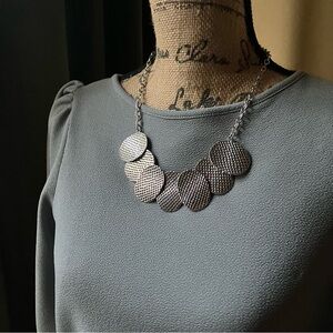 Textured silver disc necklace and earrings